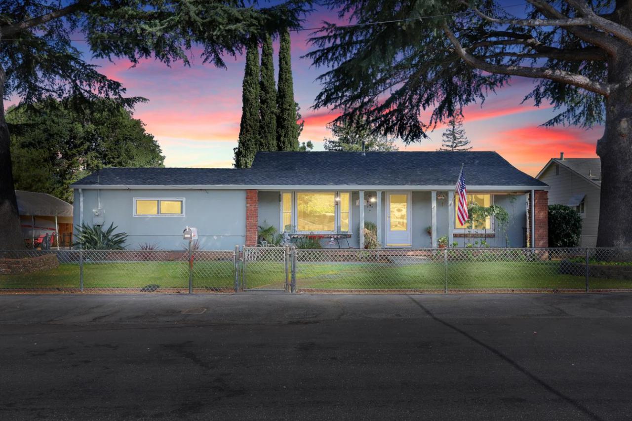 1311 Munro Avenue - Photo 1