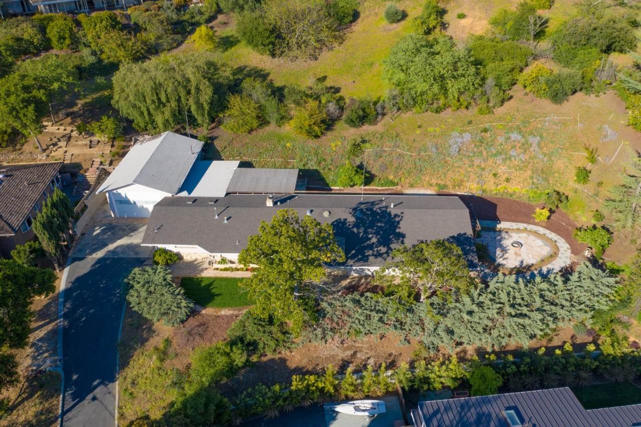 292 Quinnhill Road - Photo 1