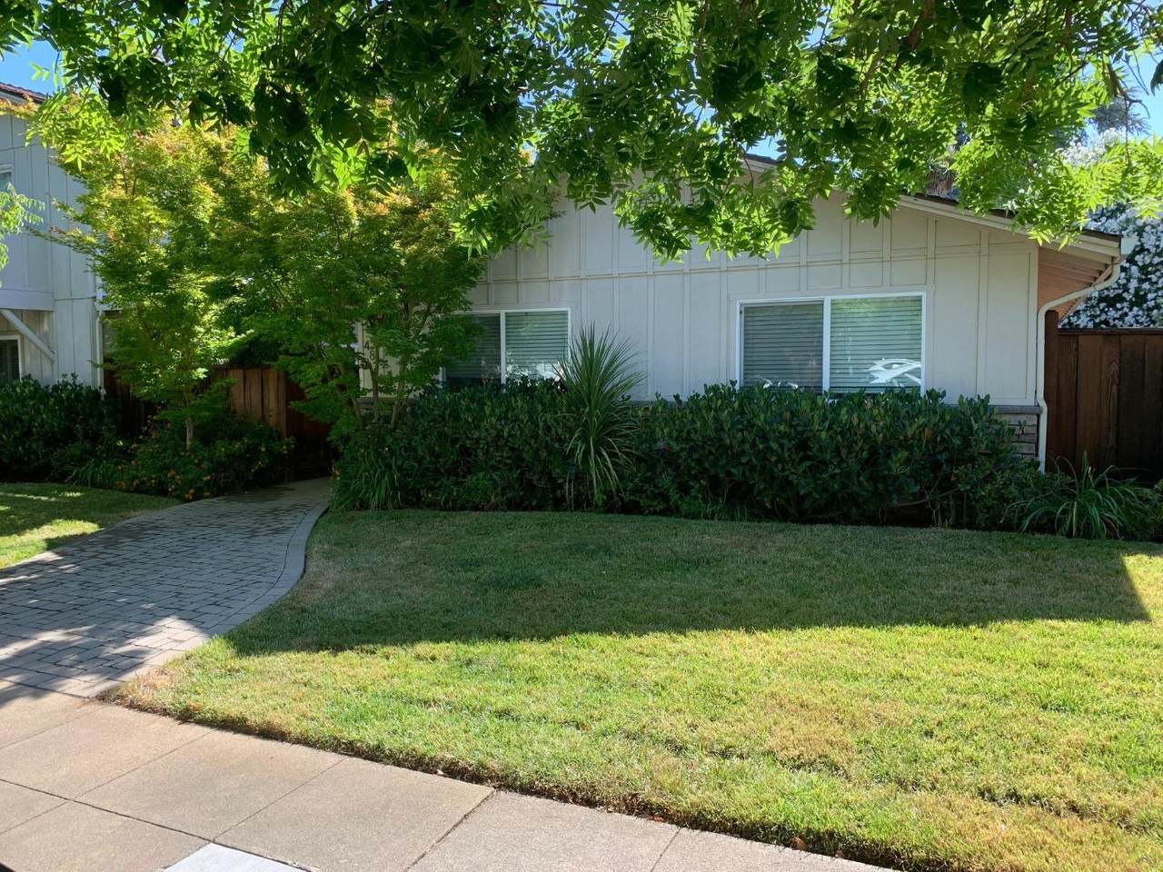 487 Tyndall Street - Photo 1