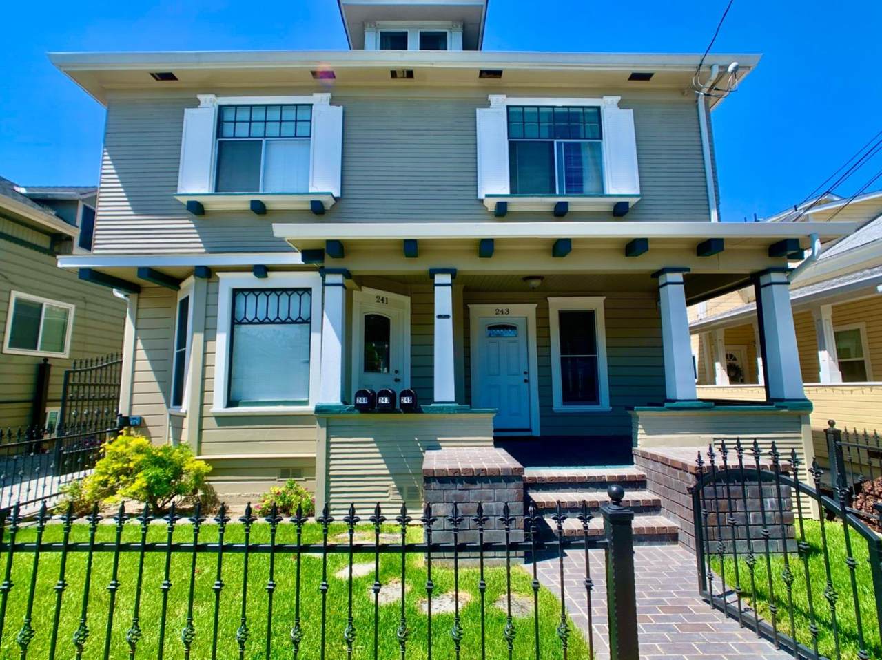 245 12th Street - Photo 1