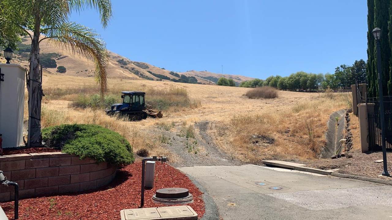 1160 Highland Terrace - Photo 1