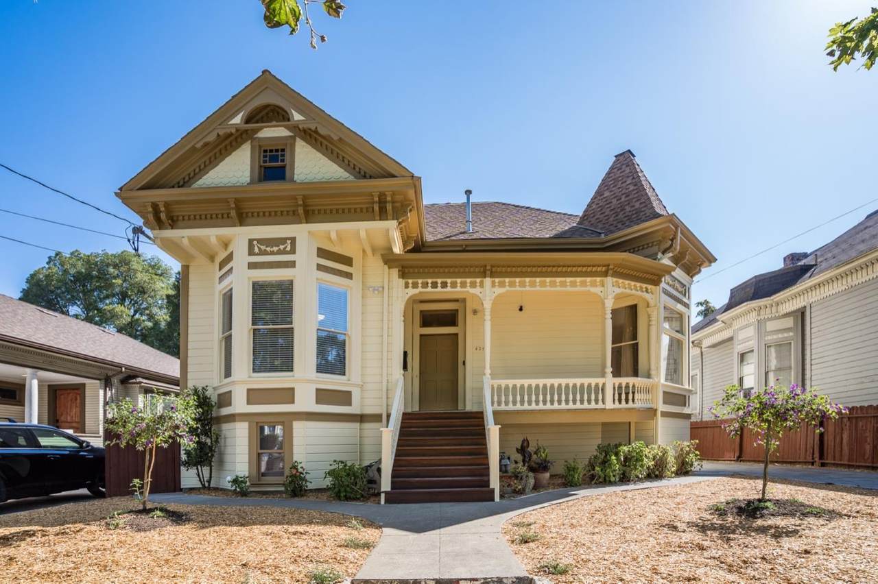 426 6th Street - Photo 1