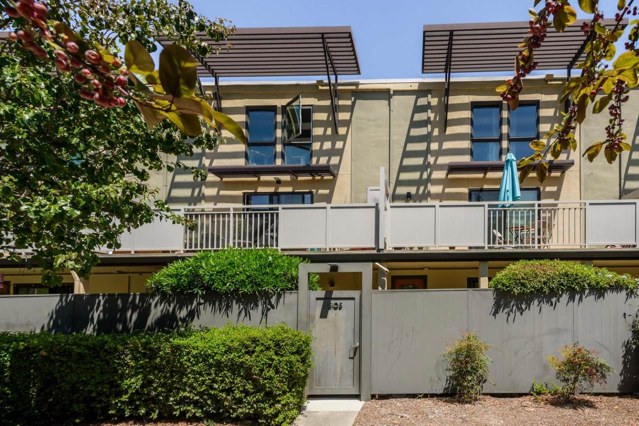 5105 Admiralty Lane - Photo 1