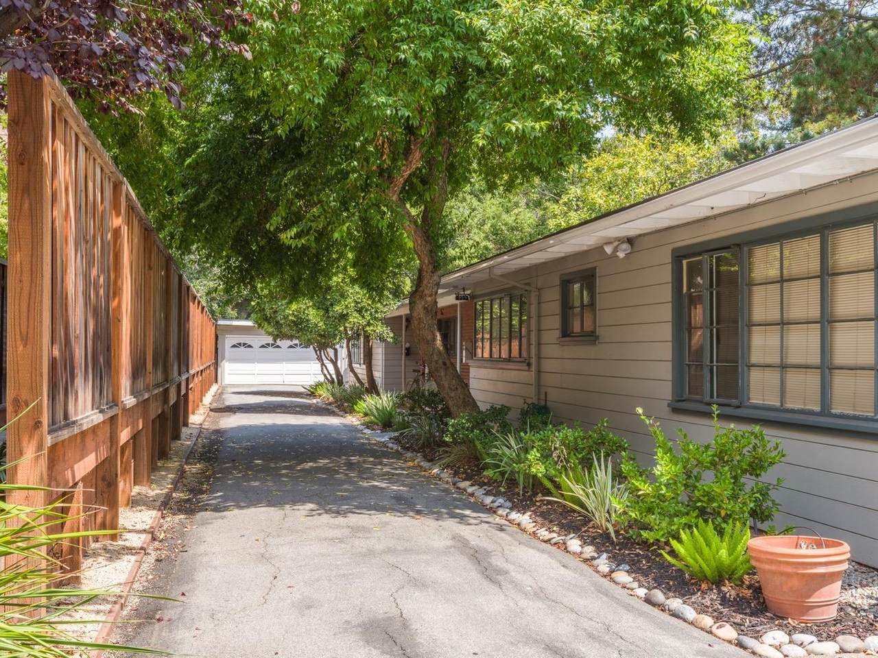 923 Cowper Street - Photo 1