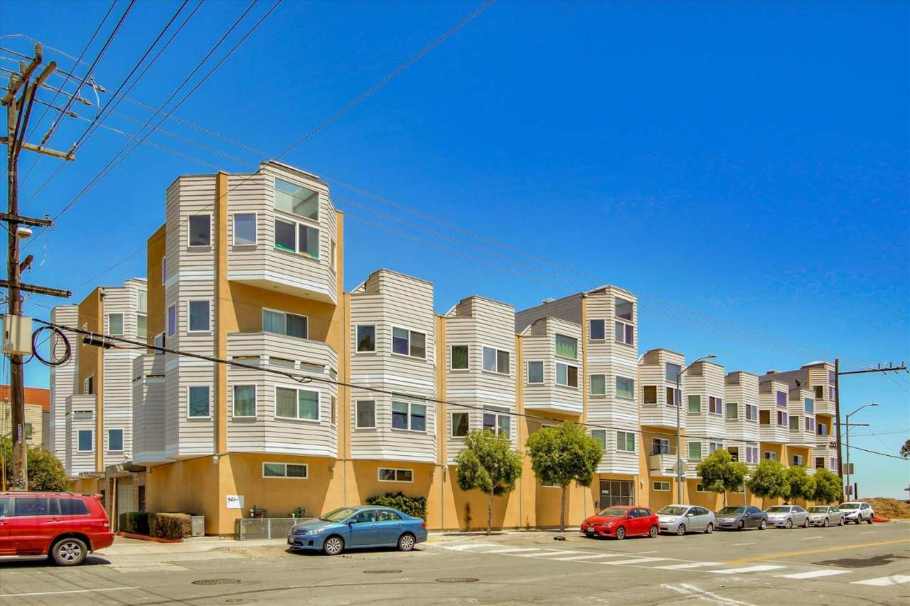 900 Gilman Avenue - Photo 1