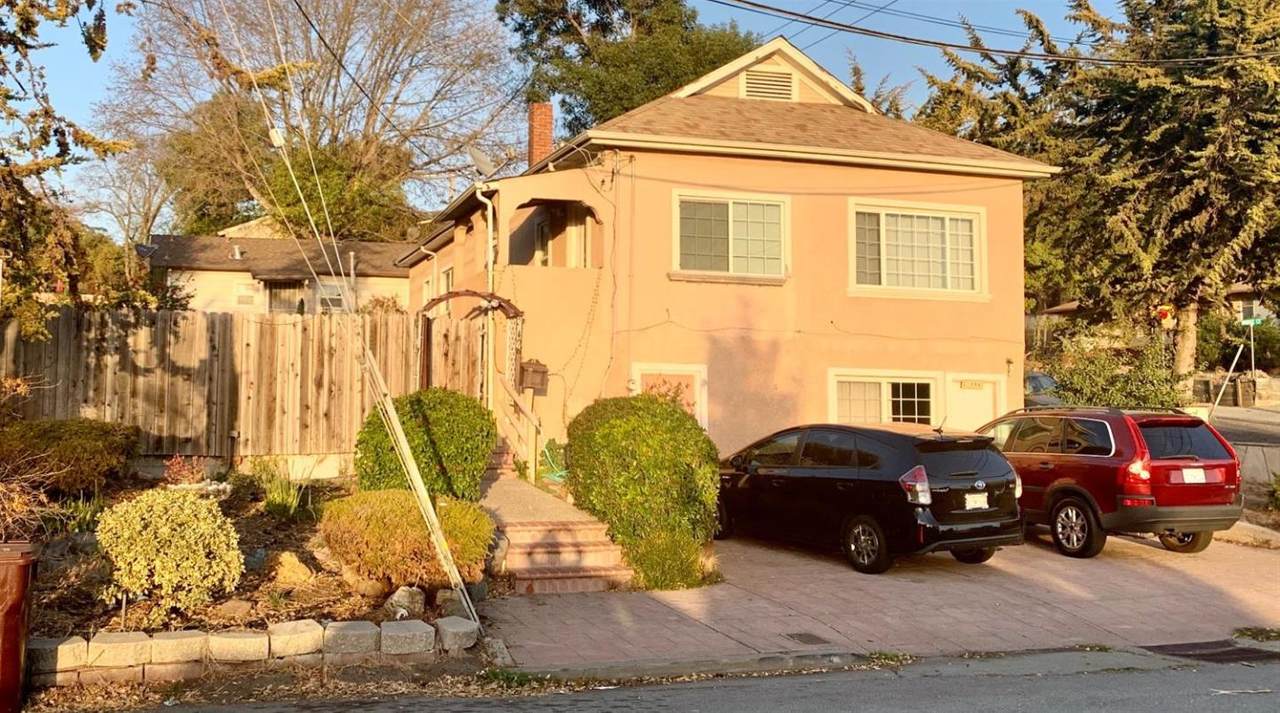 21498 Oak Street - Photo 1
