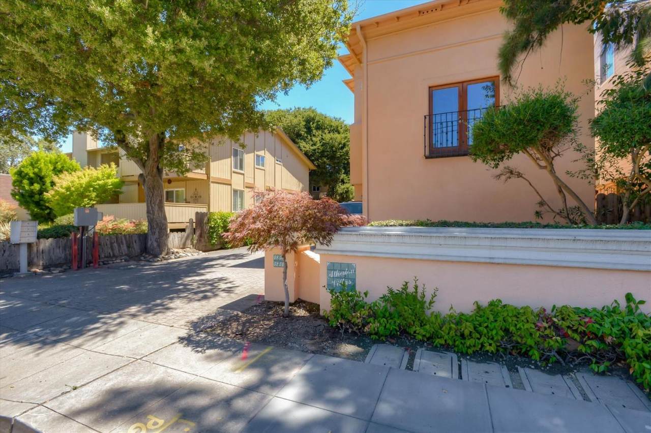 54 Loyola Avenue - Photo 1