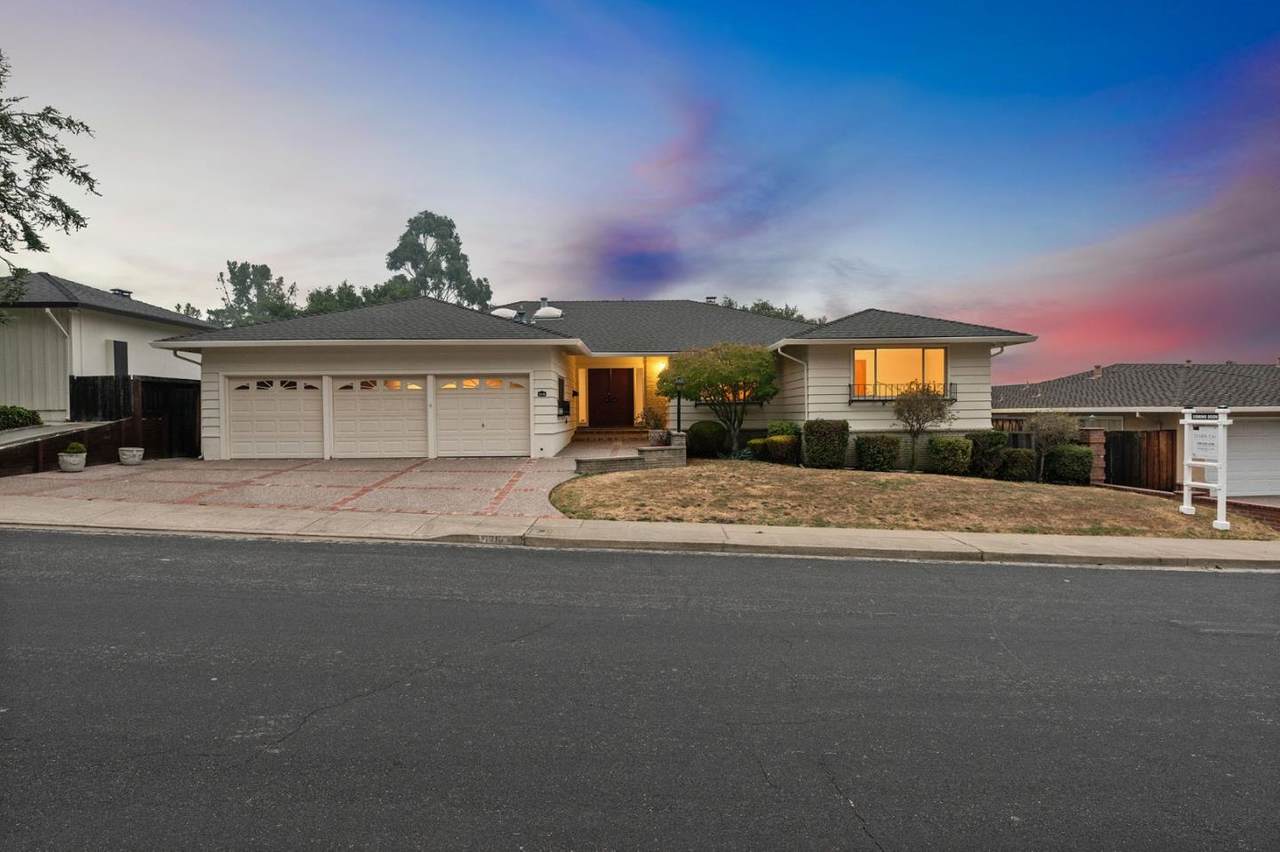 1818 Loyola Drive - Photo 1
