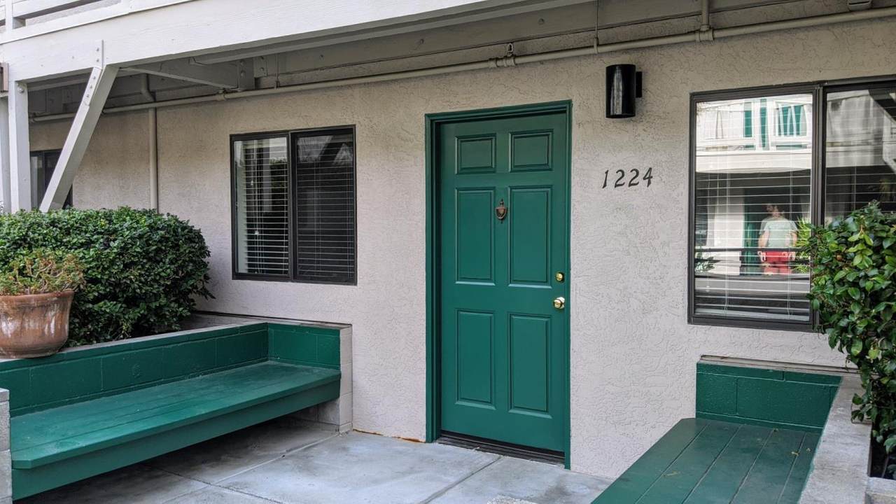 1224 University Drive - Photo 1