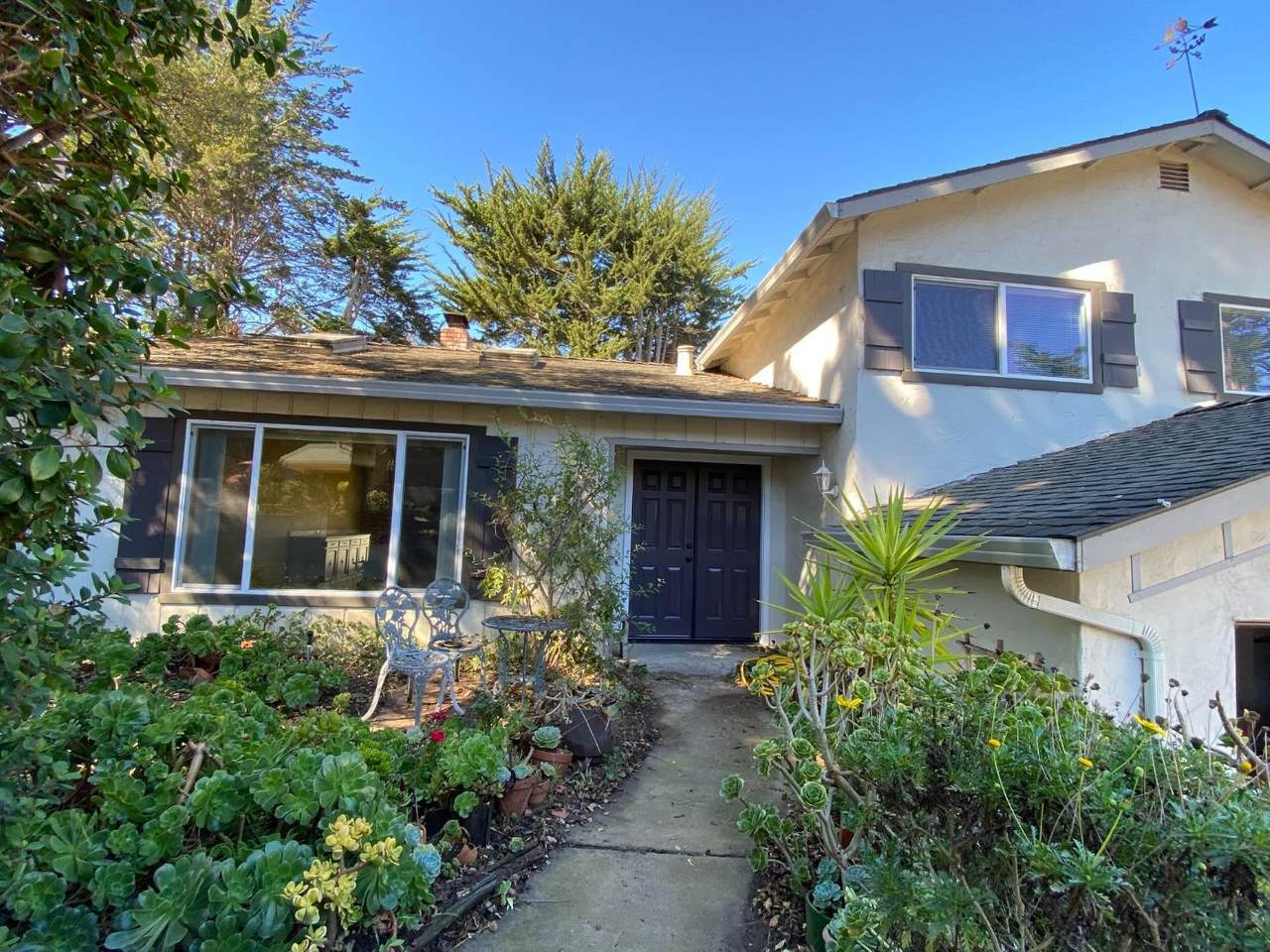 15339 Oak Hills Drive - Photo 1
