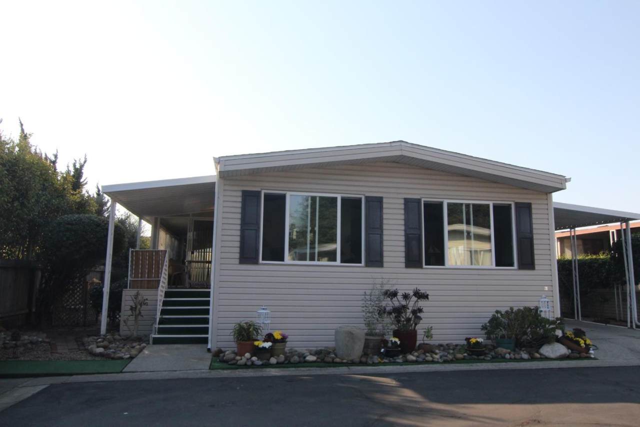 4425 Clares - Photo 1