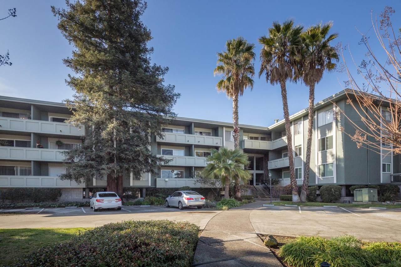 1458 Hudson Street - Photo 1