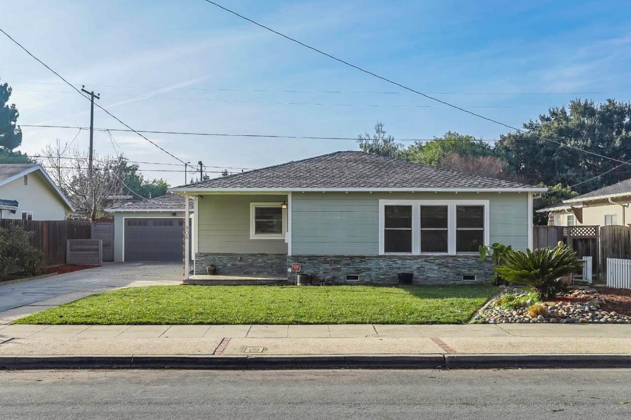 906 Iowa Avenue - Photo 1