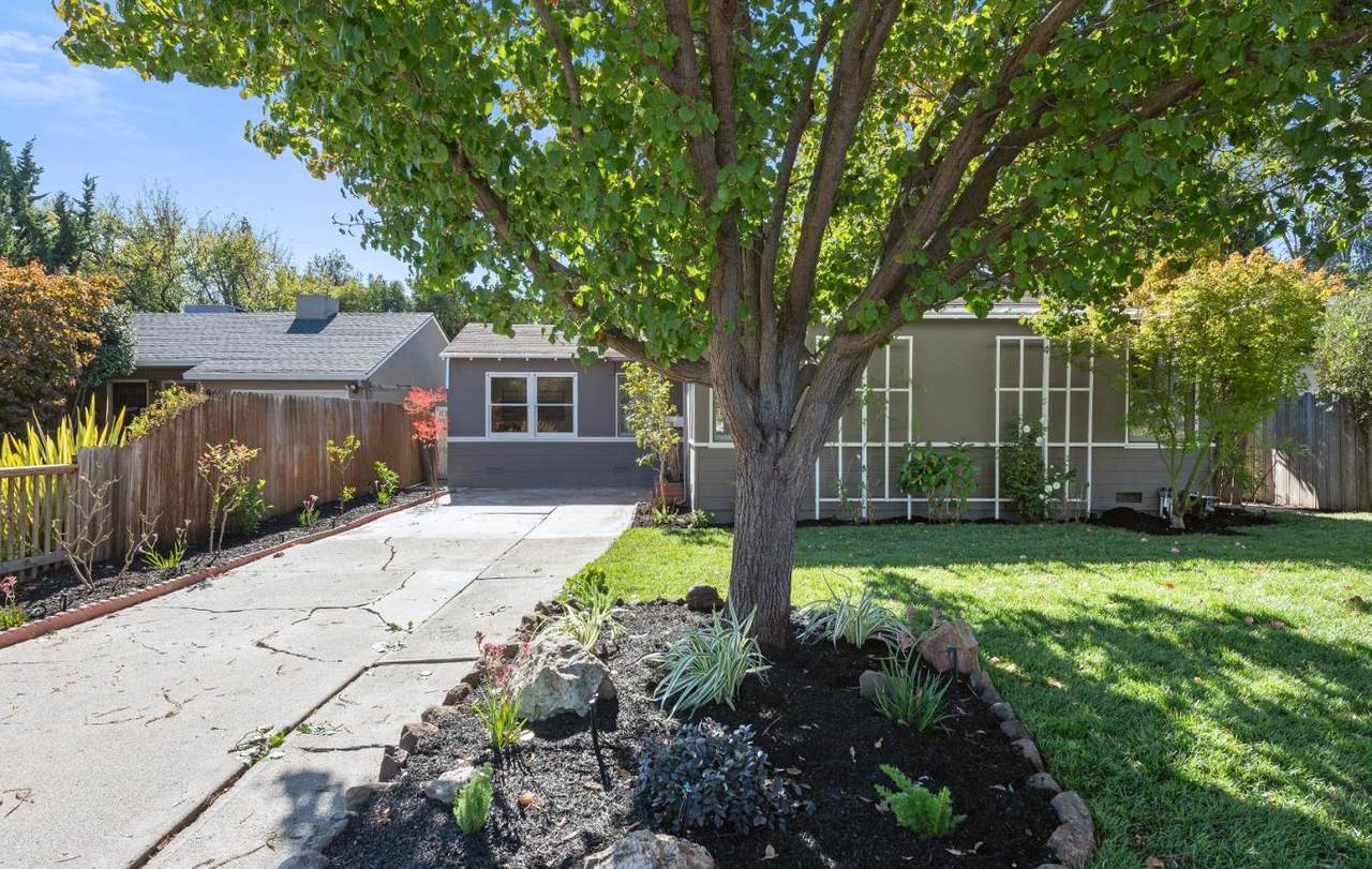 856 15th Avenue - Photo 1