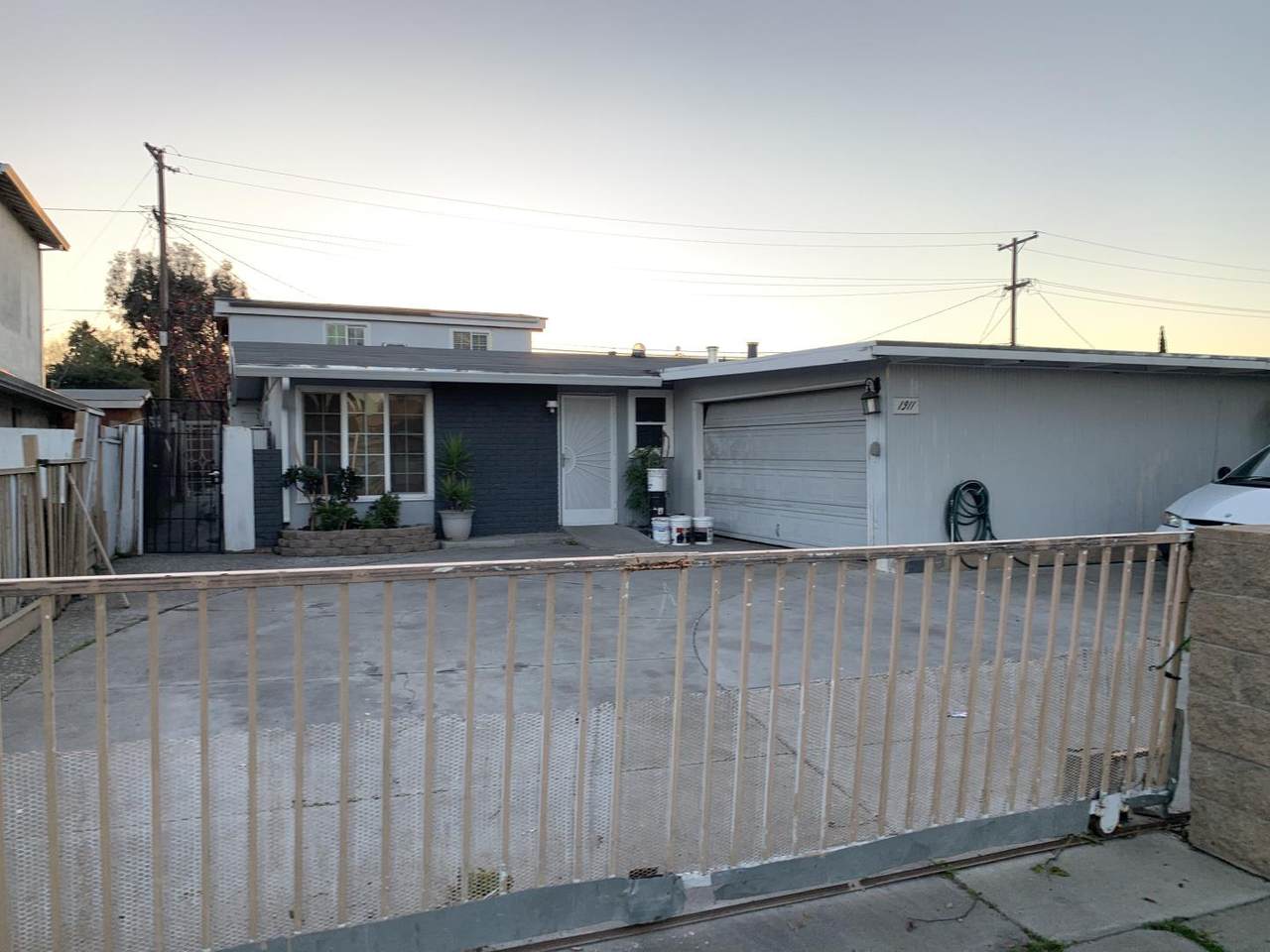 1911 Lanai Avenue - Photo 1