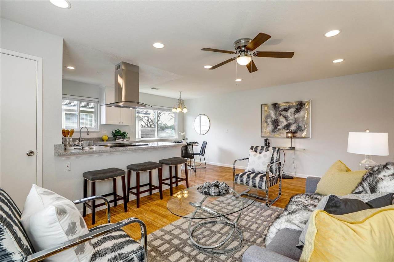 806 Blossom Hill Road - Photo 1