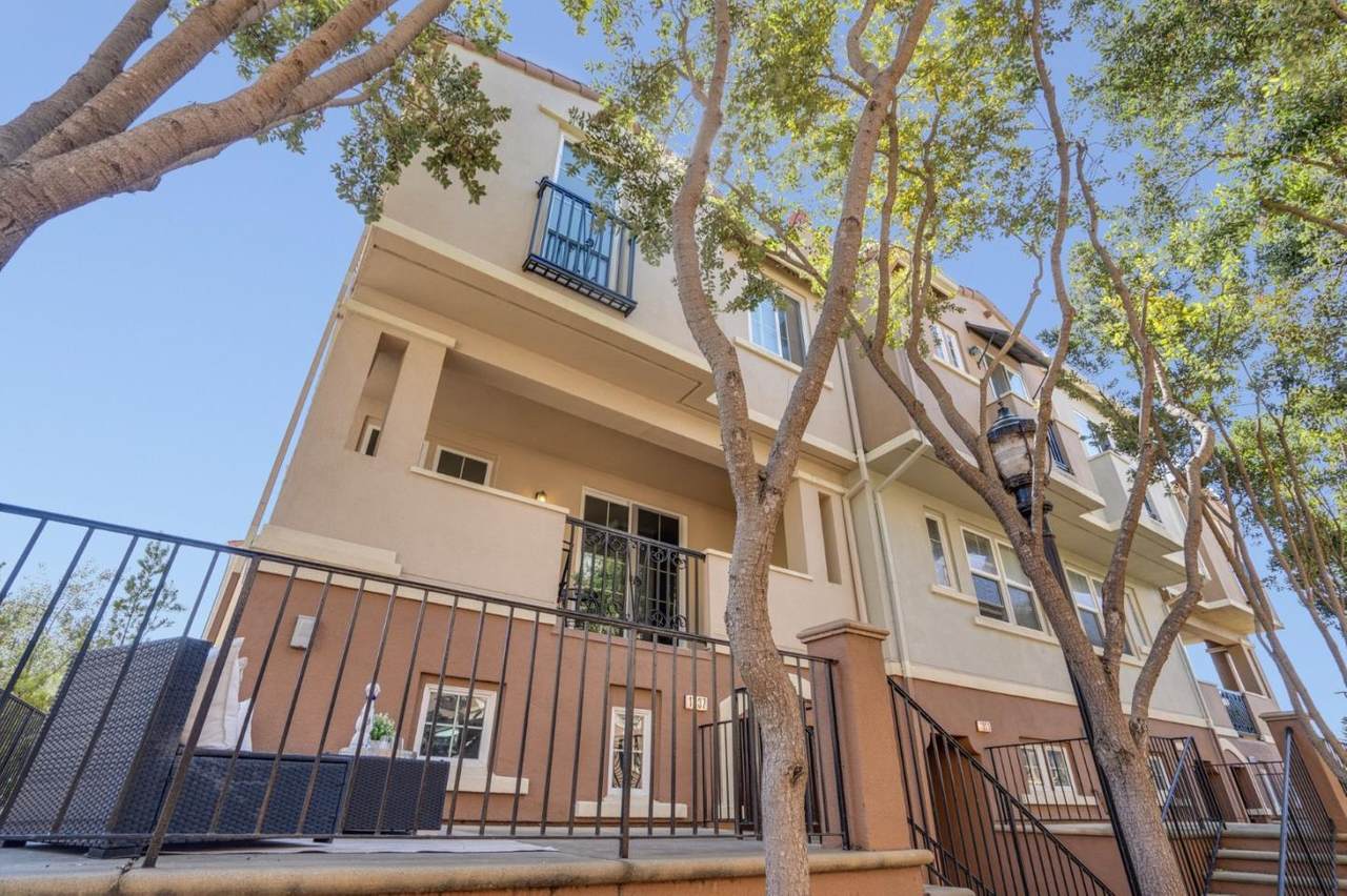 1237 Isabelle Circle - Photo 1