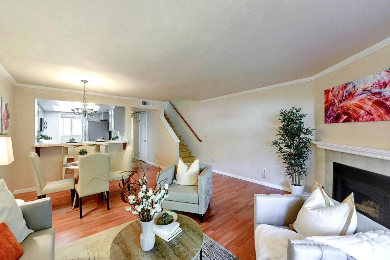 1077 Summerain Court - Photo 1