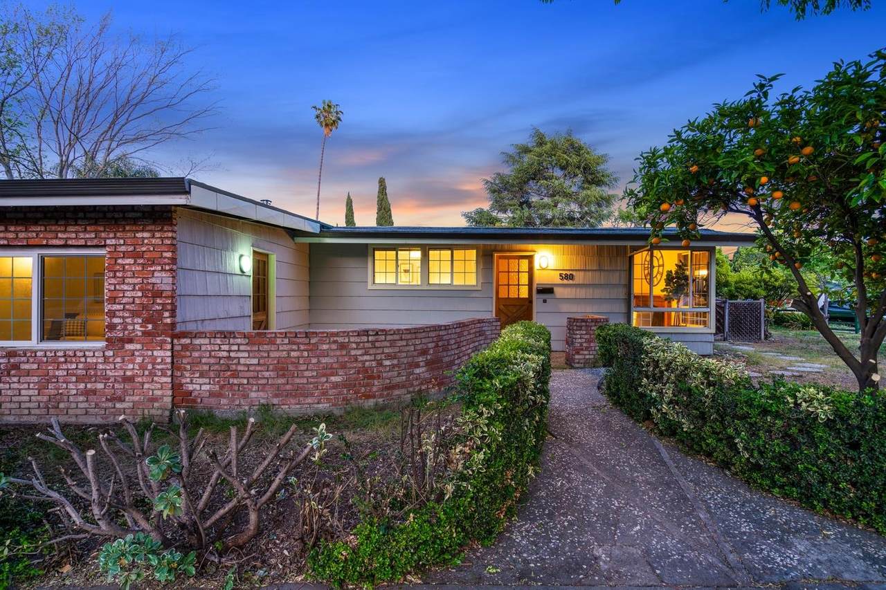 580 Pine Avenue - Photo 1