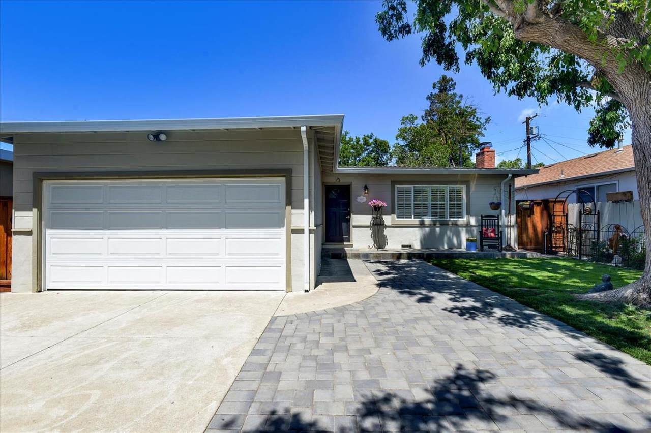 947 7th Avenue - Photo 1