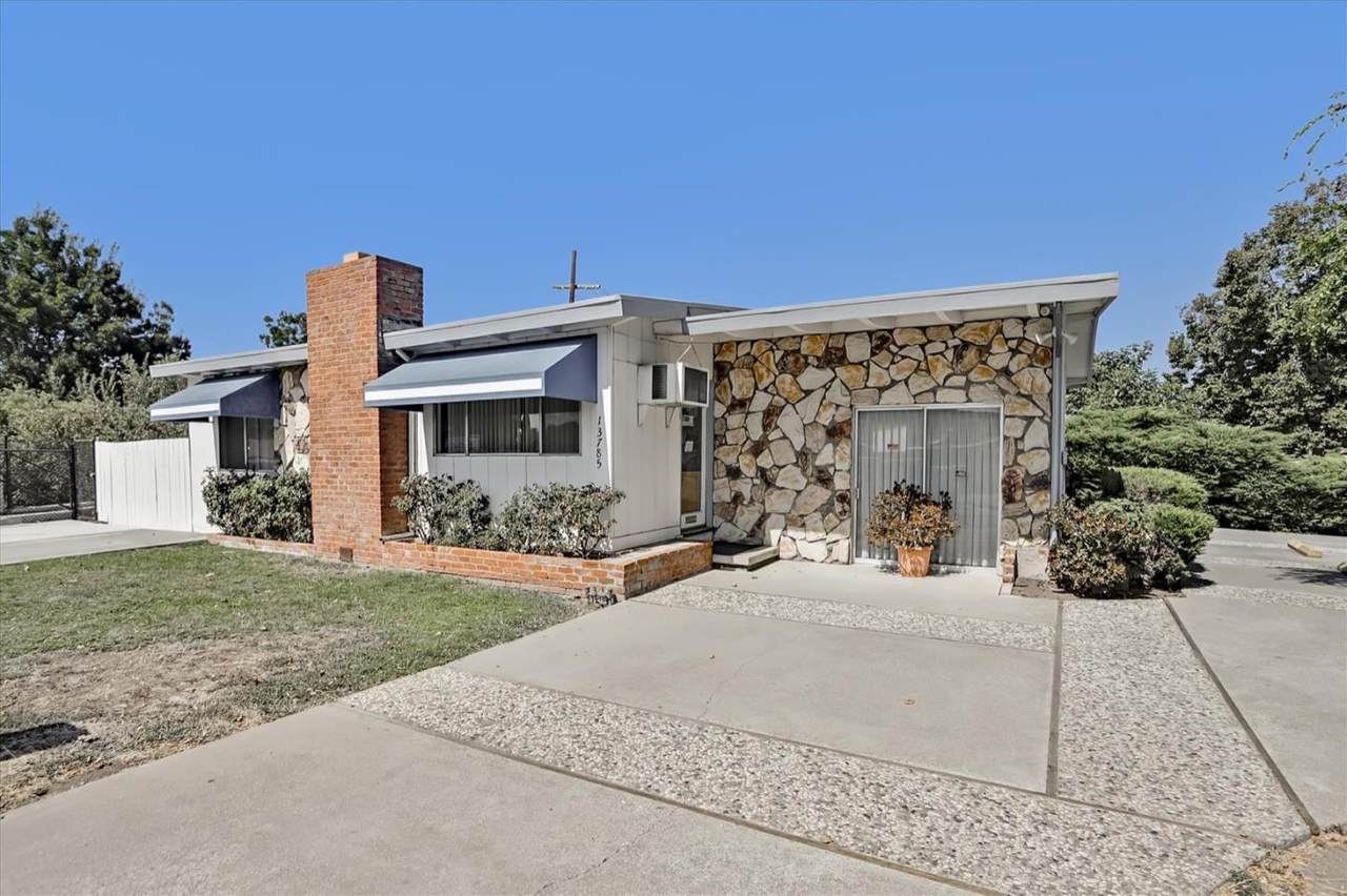 13785 Story Road - Photo 1