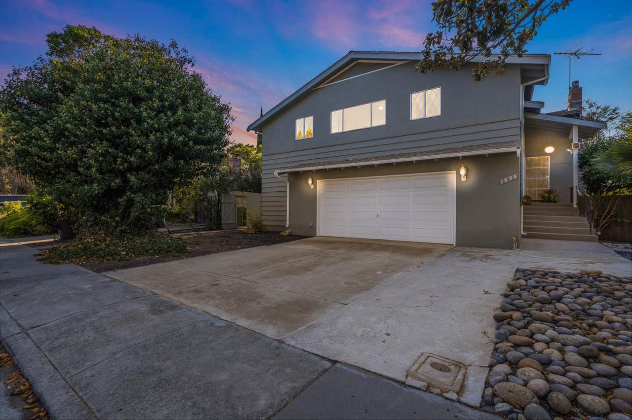 1696 Betty Court - Photo 1