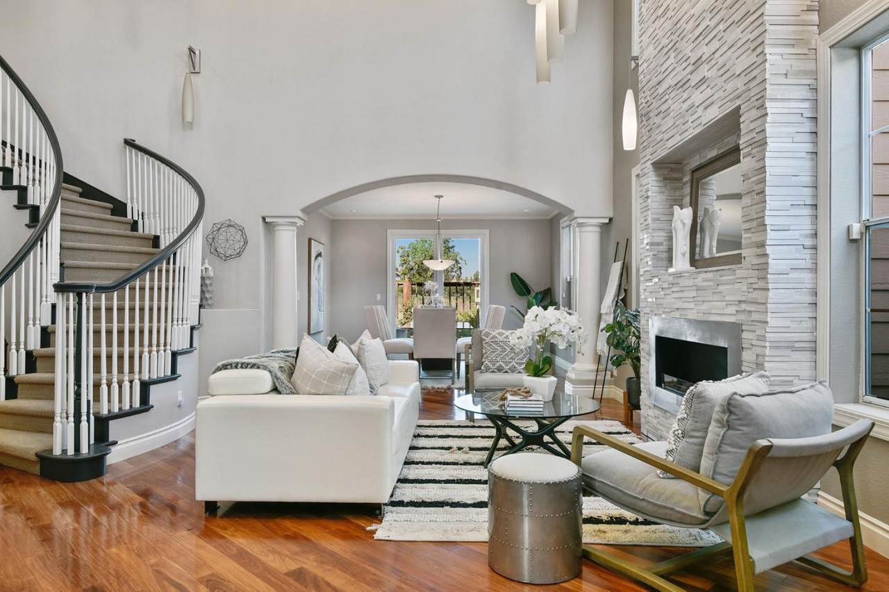 992 Governors Bay Drive - Photo 1