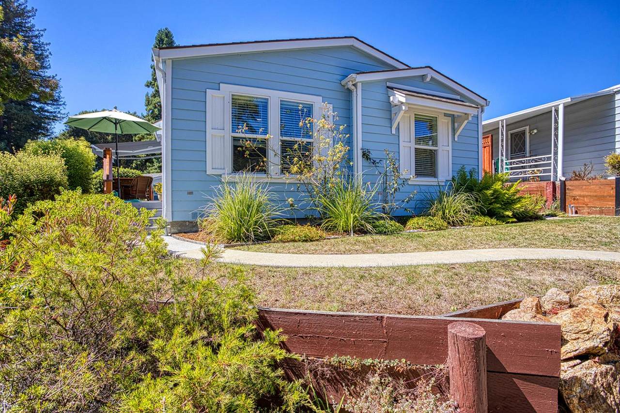 35 Knollwood Drive - Photo 1