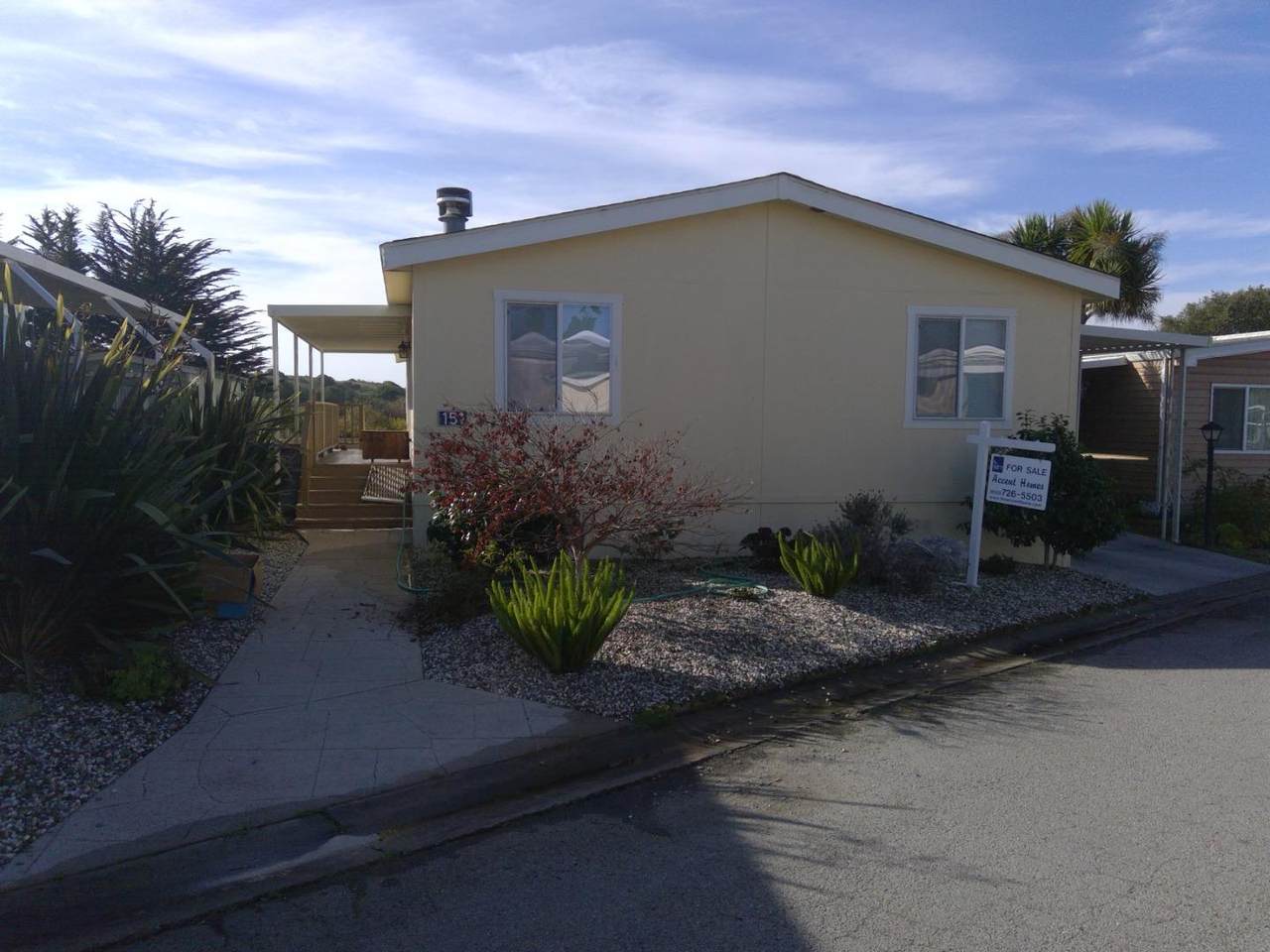 151 Creekside Drive - Photo 1