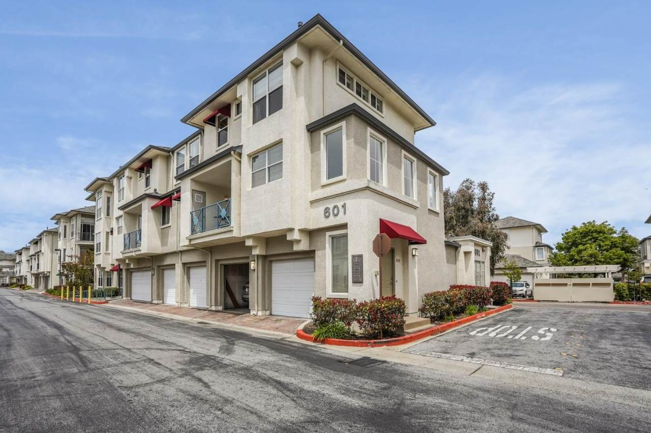 601 Baltic Circle - Photo 1