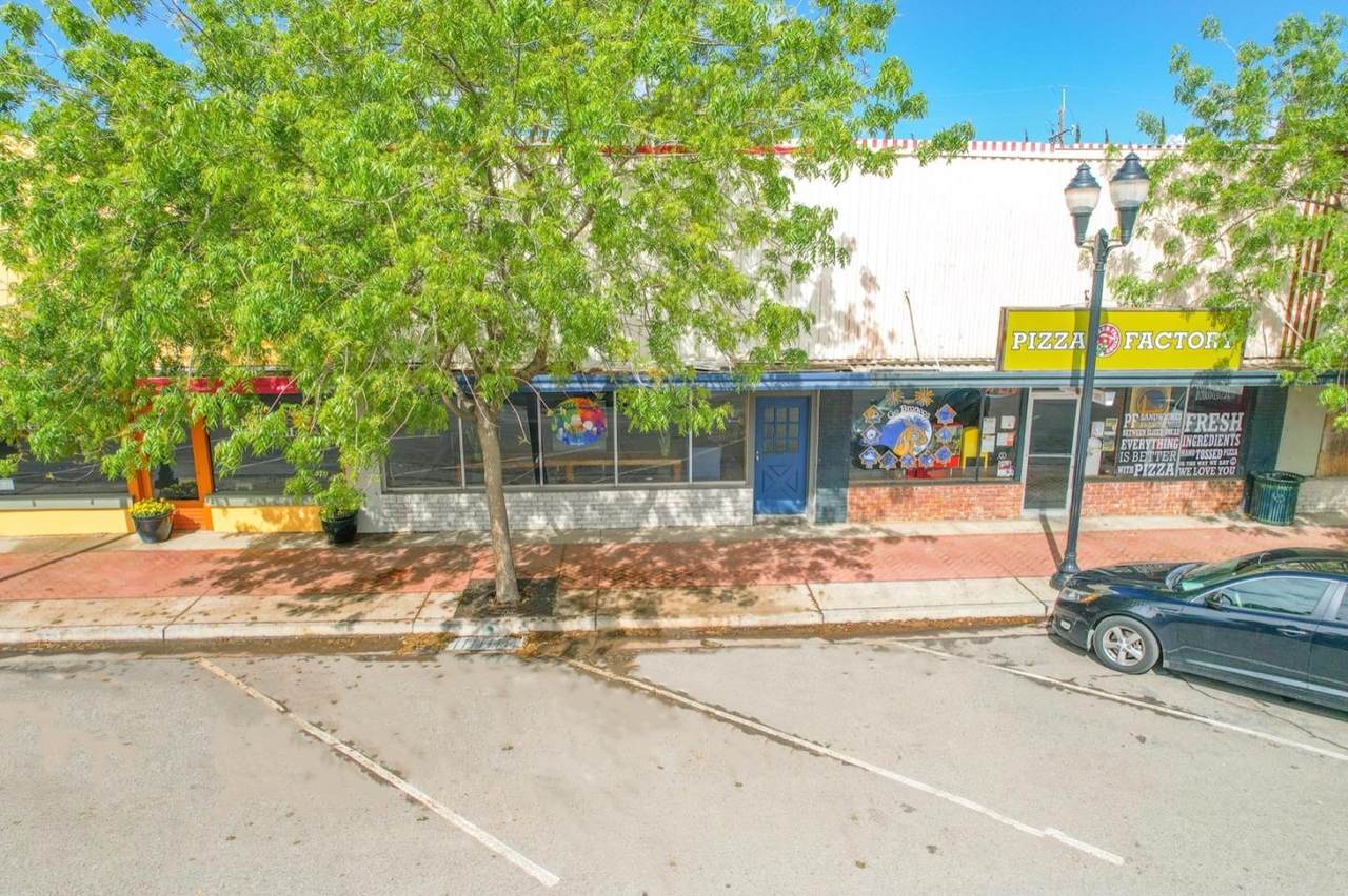 1520 Center Avenue - Photo 1