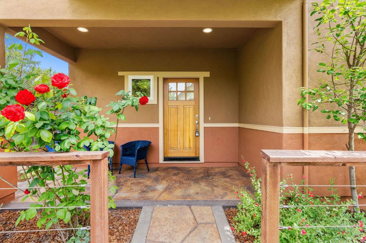 211 Grant Street - Photo 1