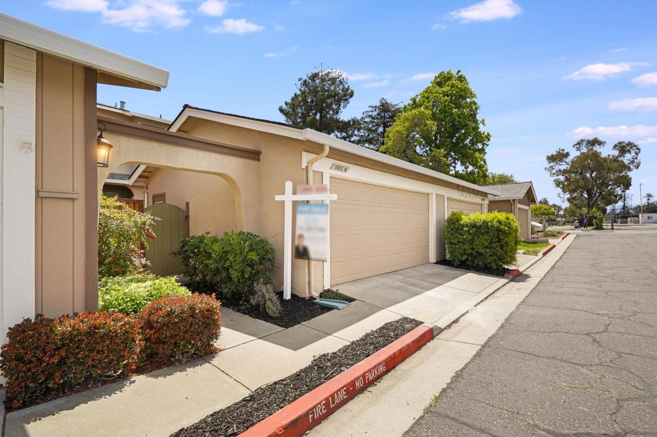 1007 Bryant Way - Photo 1