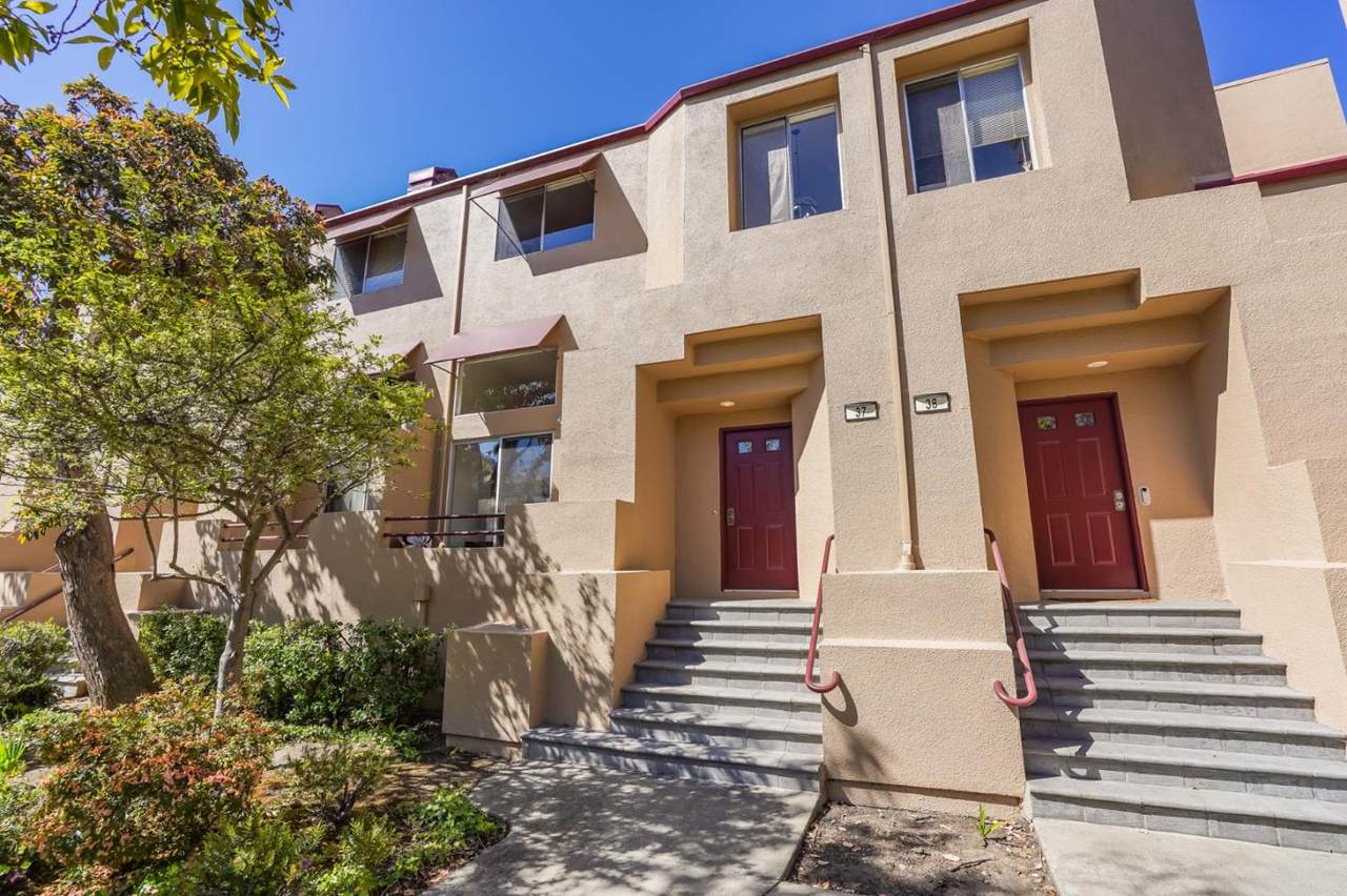 37 Commons Lane - Photo 1