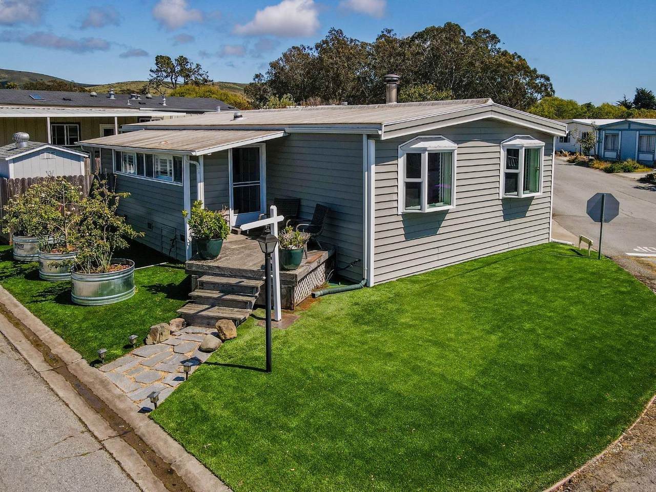 130 Creekside Drive - Photo 1
