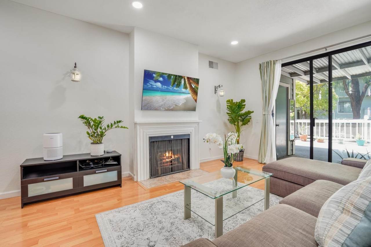 3575 Buttonwood Terrace - Photo 1