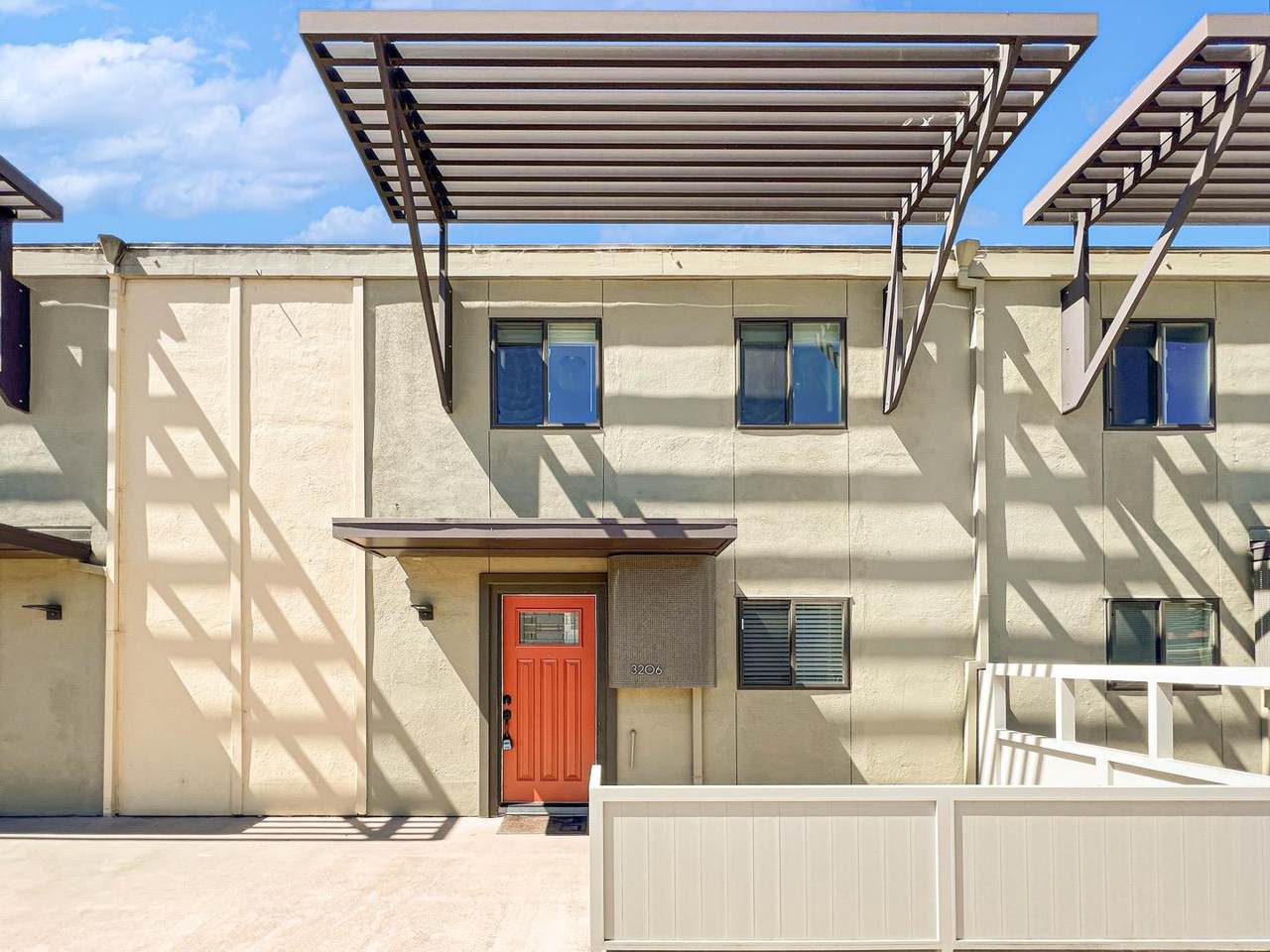 3206 Admiralty Lane - Photo 1