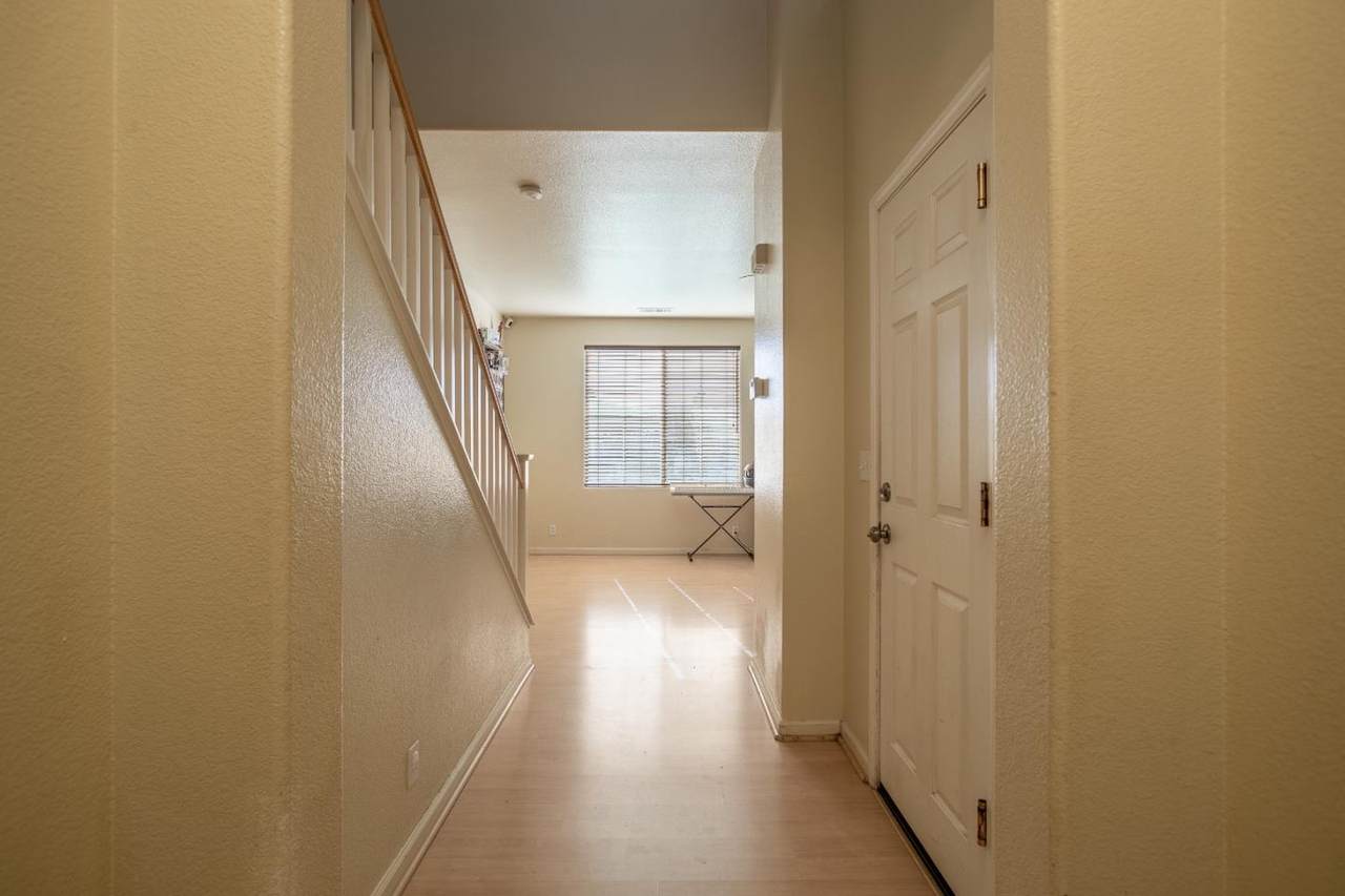 564 Gardenia Place - Photo 1