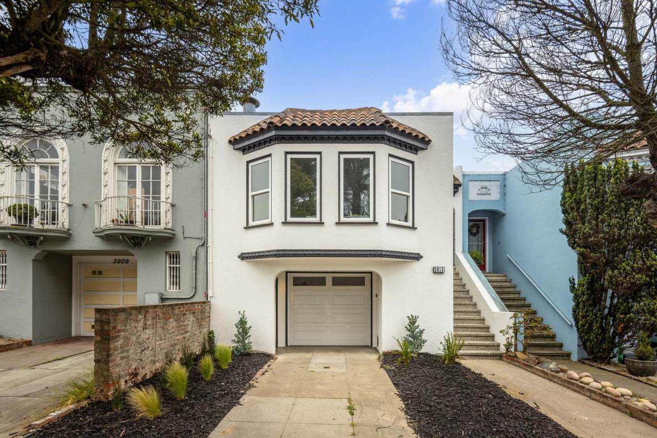3915 Lincoln Way - Photo 1