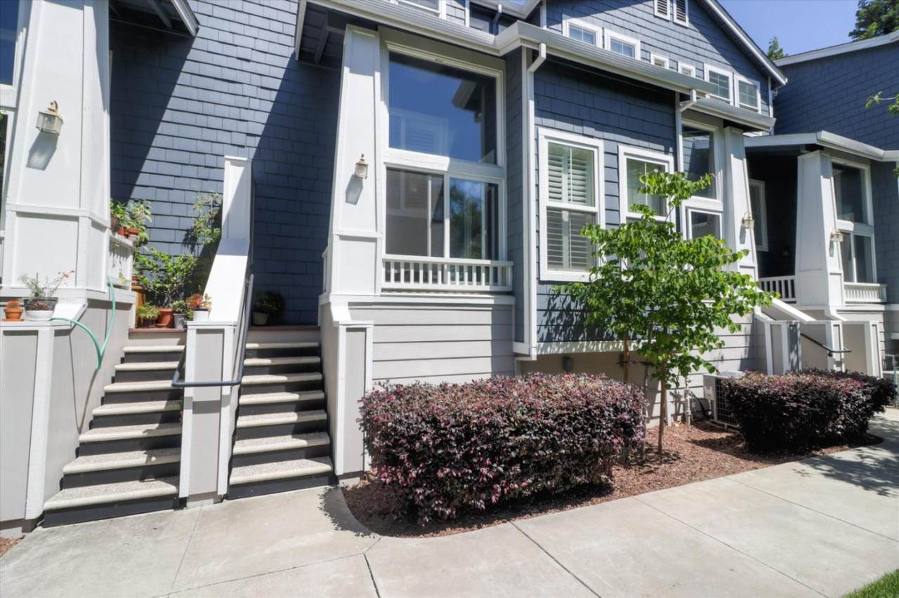 785 Dean Place - Photo 1