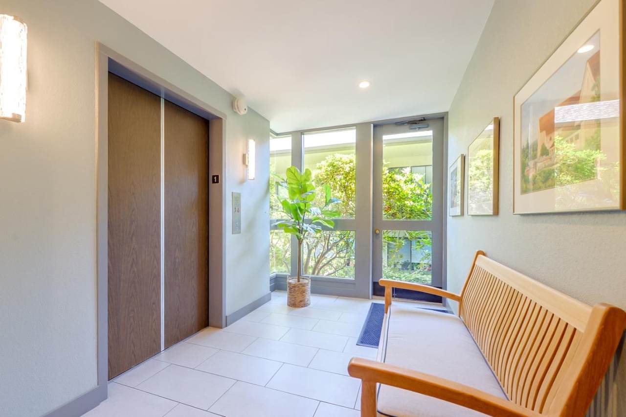 2140 Santa Cruz Avenue - Photo 1