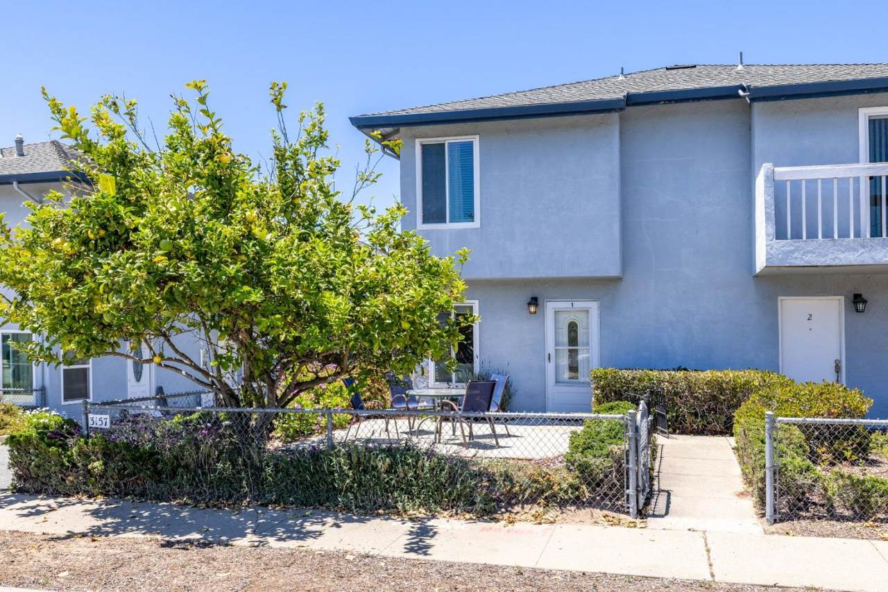 3157 Lynscott Drive - Photo 1