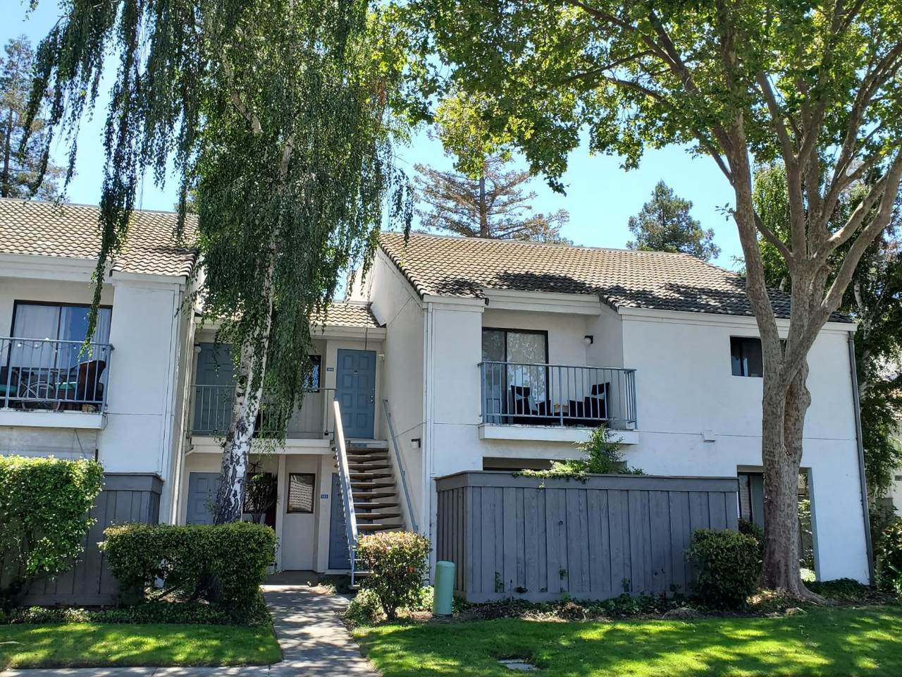 1055 N Capitol Avenue - Photo 1