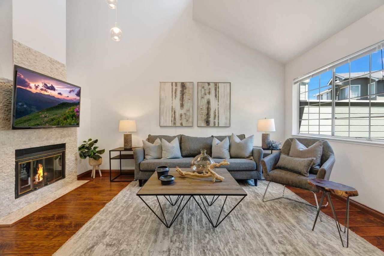 1504 Foxhollow Lane - Photo 1