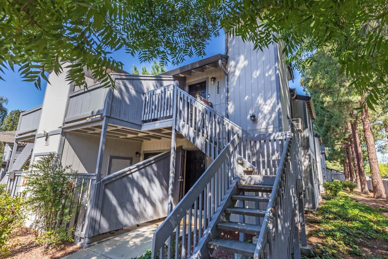 152 Sunwood Meadows Place - Photo 1