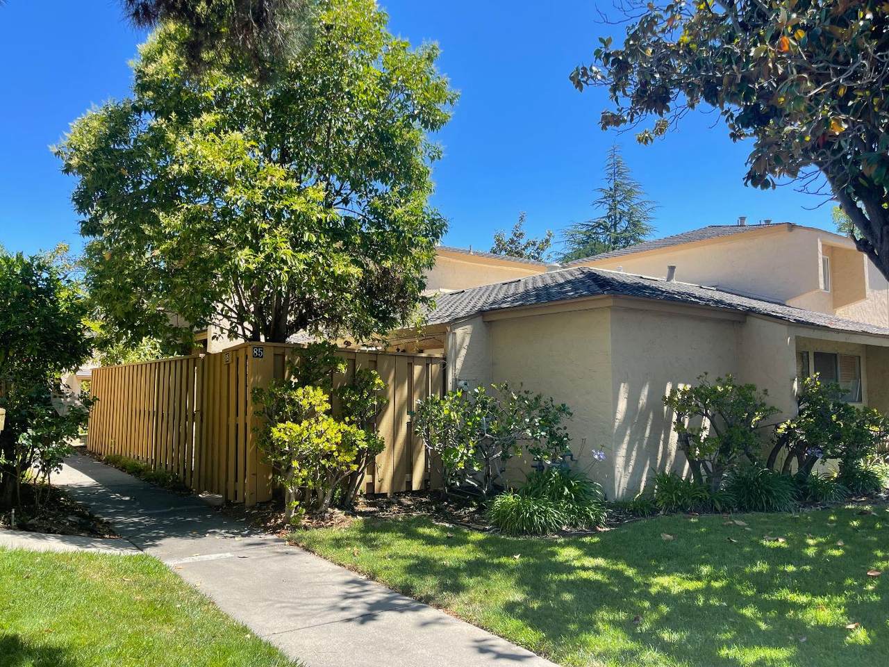 125 Connemara Way - Photo 1