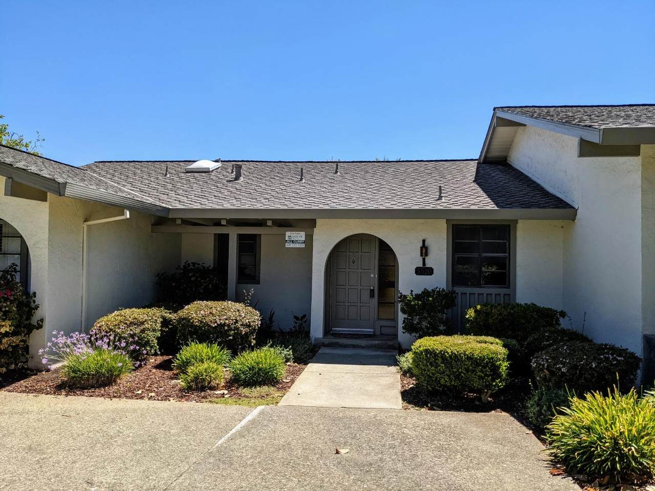 5520 Cribari Circle - Photo 1