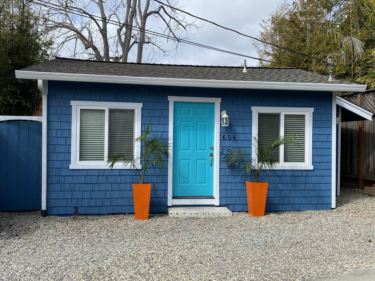 606 15th Avenue - Photo 1