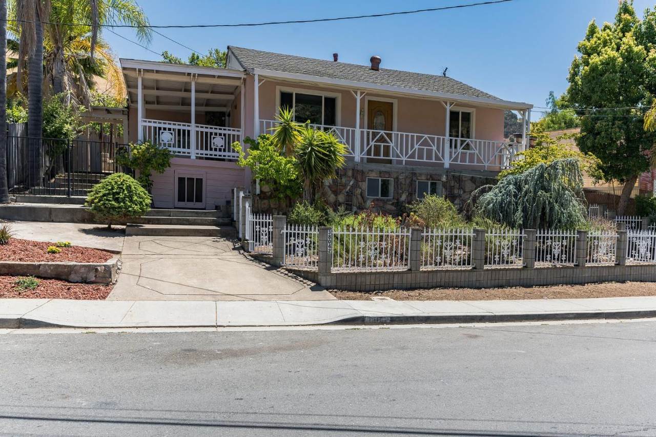 38042 Stenhammer Drive - Photo 1