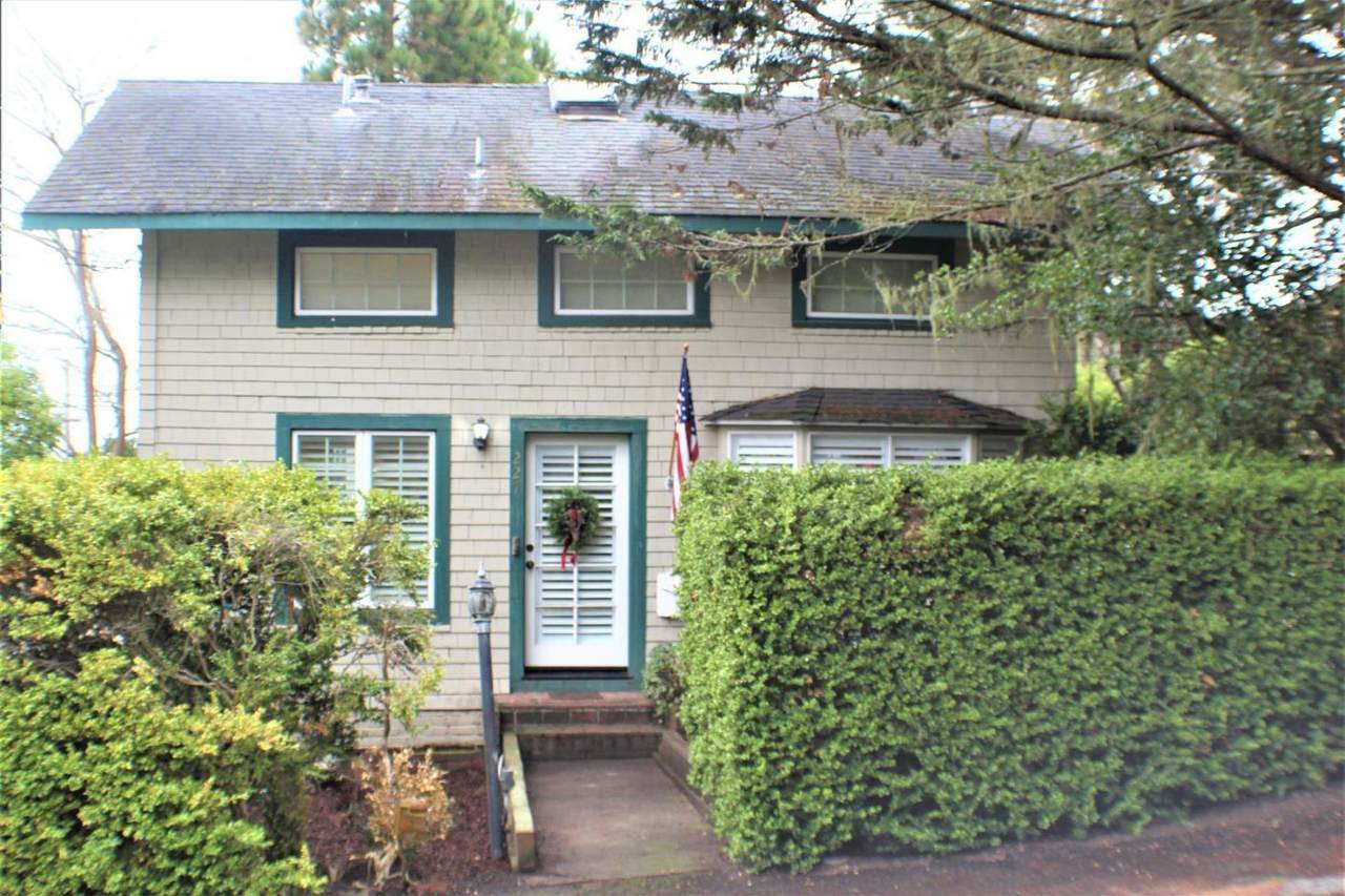 227 Walnut Street - Photo 1